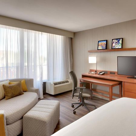 Courtyard By Marriott Albuquerque Hotel Bagian luar foto