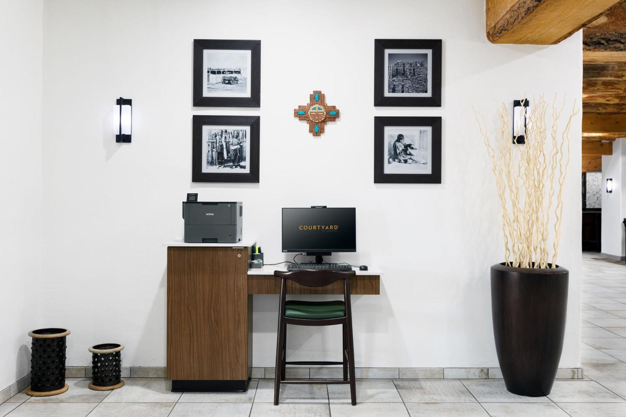 Courtyard By Marriott Albuquerque Hotel Bagian luar foto