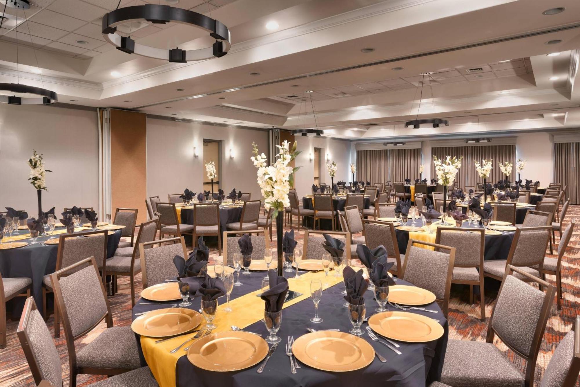 Courtyard By Marriott Albuquerque Hotel Bagian luar foto