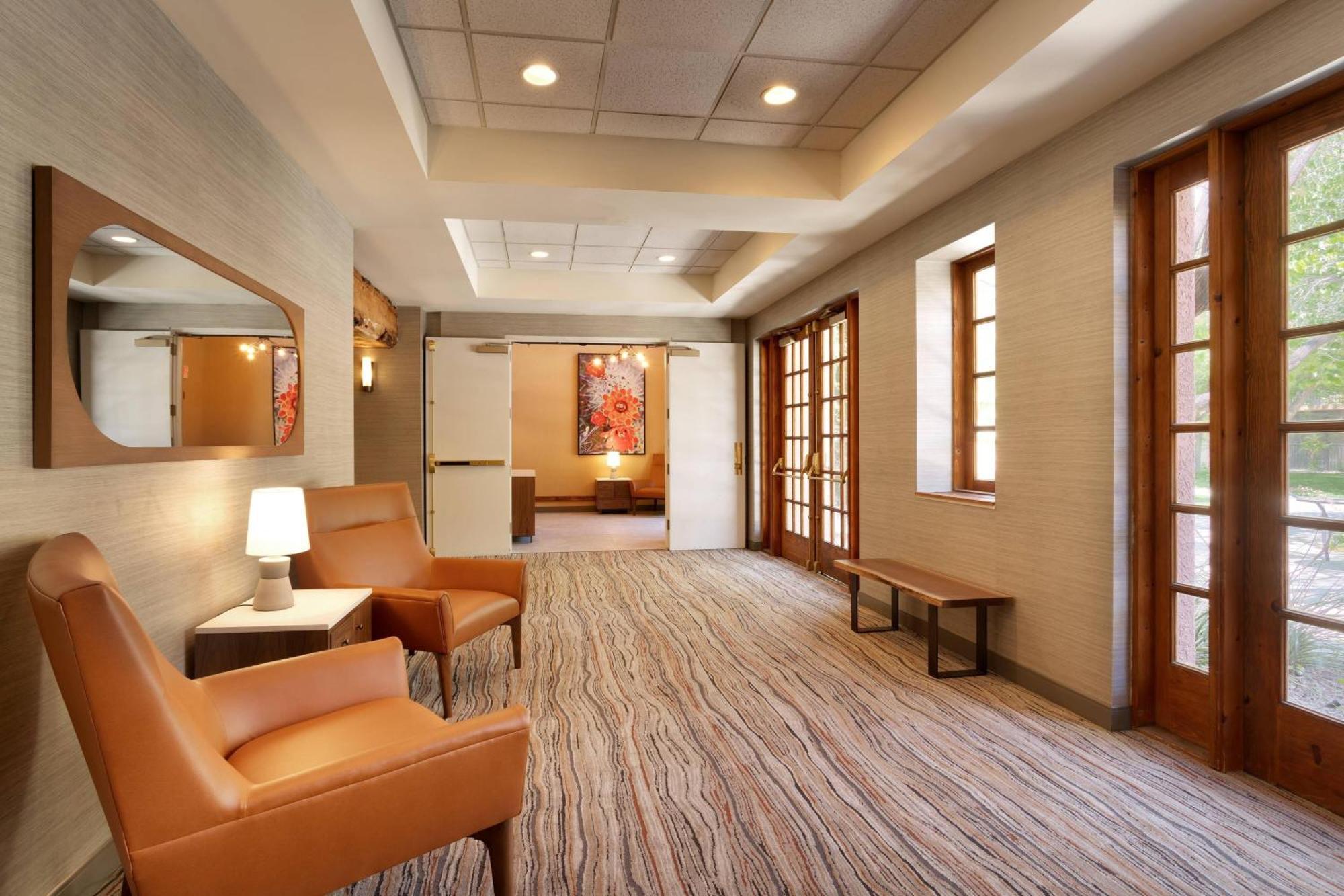 Courtyard By Marriott Albuquerque Hotel Bagian luar foto