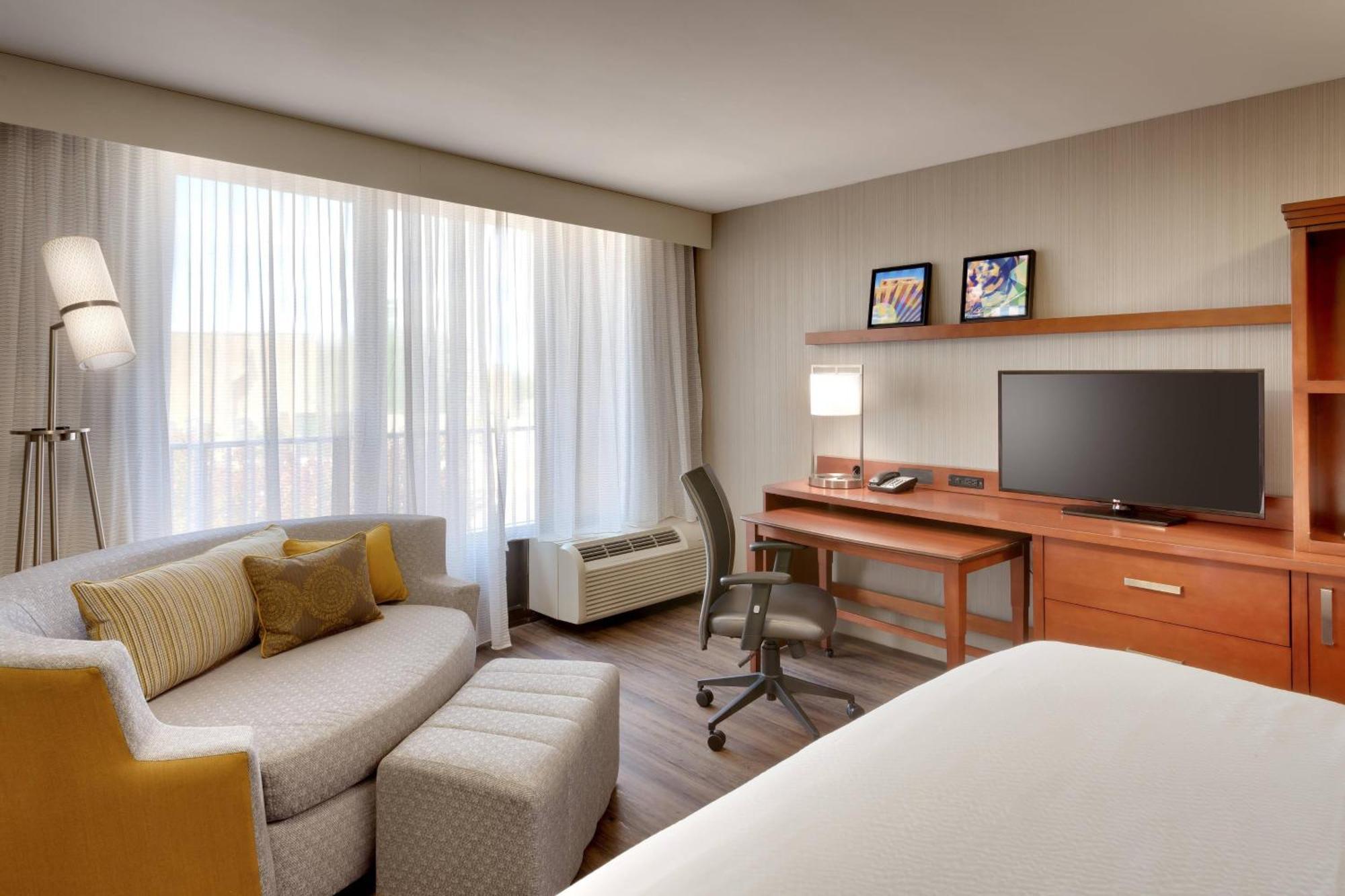 Courtyard By Marriott Albuquerque Hotel Bagian luar foto