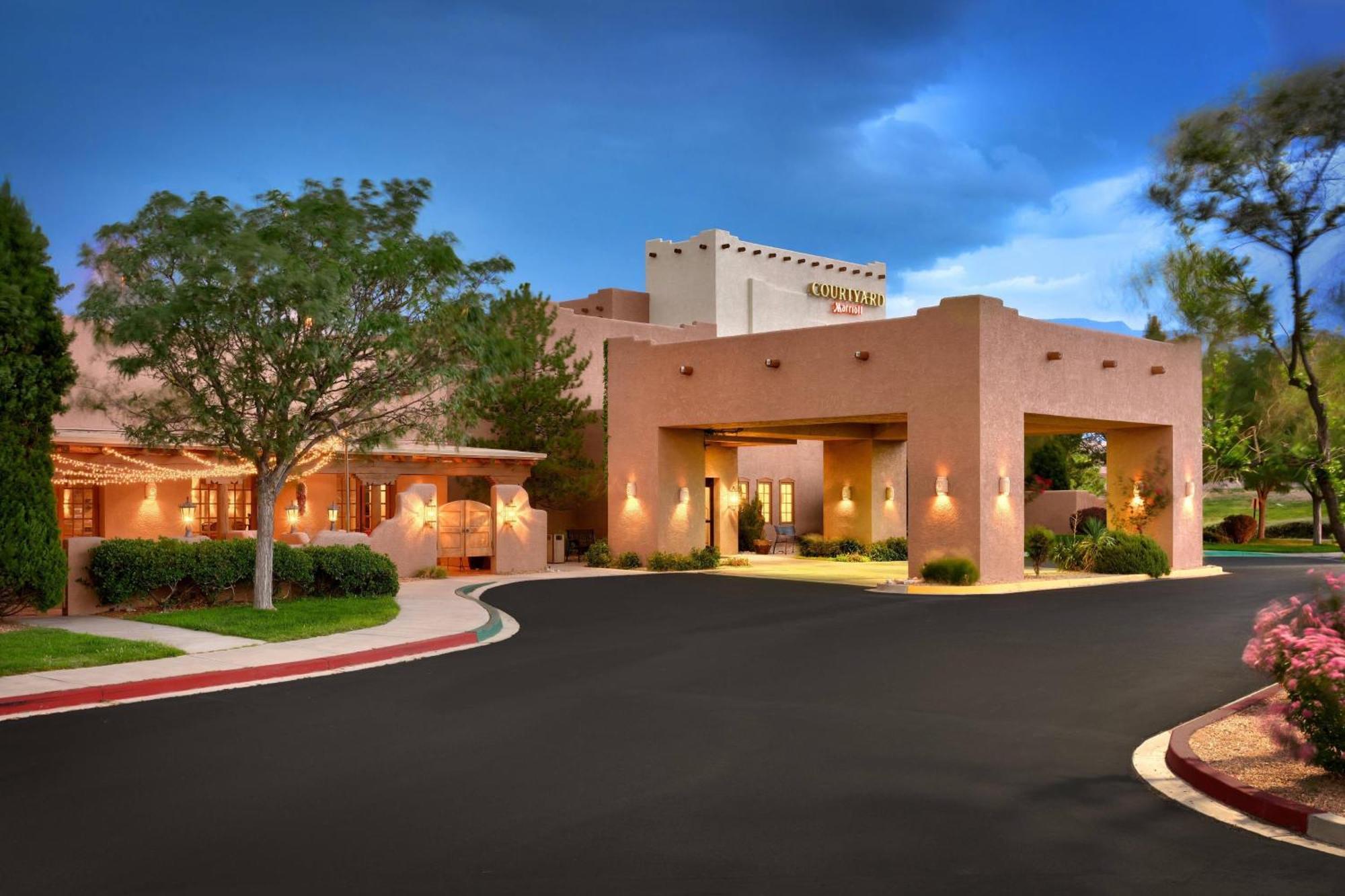 Courtyard By Marriott Albuquerque Hotel Bagian luar foto